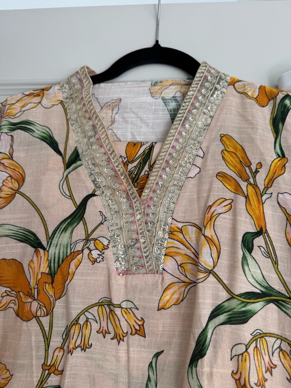 Women's Pink Floral Embellished V-Neck Tunic Top